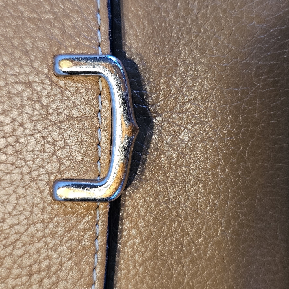 Cartier Tan Wallet with Textured Grain Finish - Picture 14 of 15